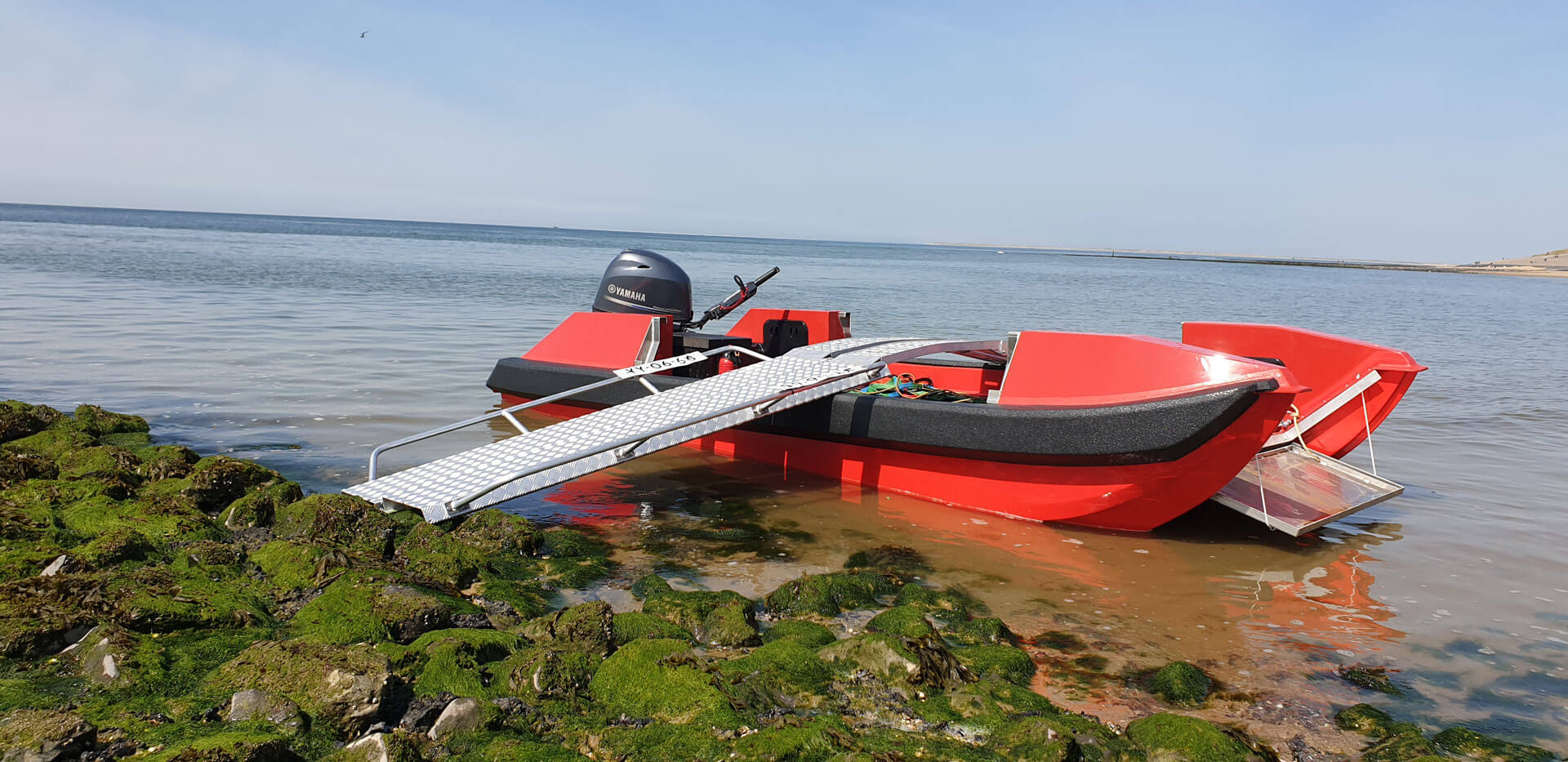 BIGMOUTH BOAT, het landingsvaartuig voor waterwerkprojecten, reddingsdiensten